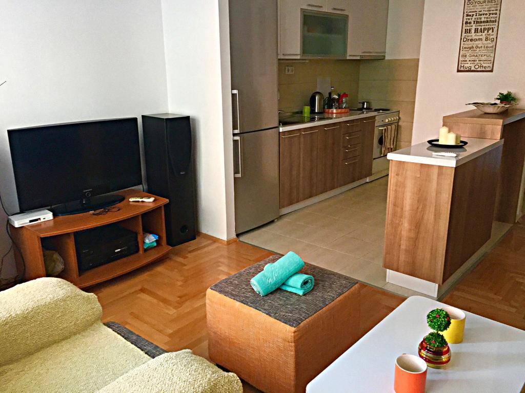 Regina'S Apartments Скопье Экстерьер фото